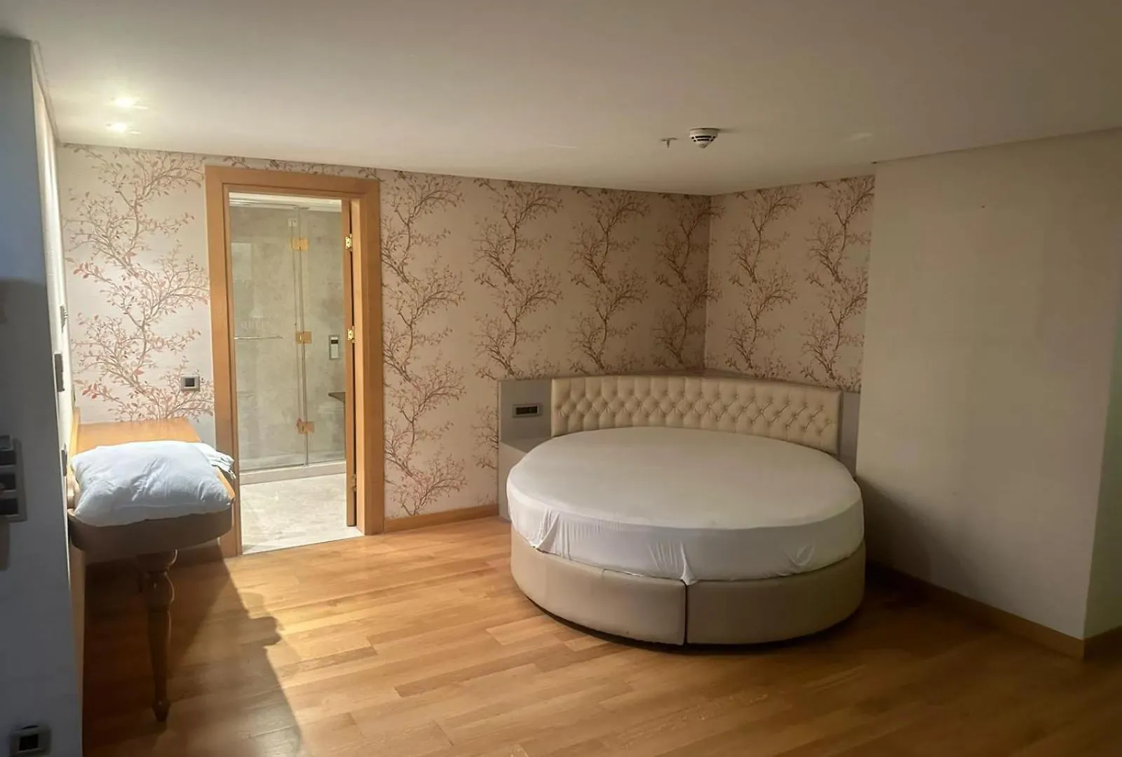 Viento Apart Hotel Only For Ladies Стамбул